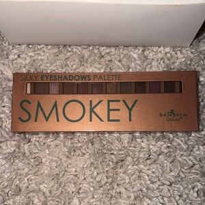 Italia Deluxe Smokey Eyeshadow Palette - Brown and Gold NEW